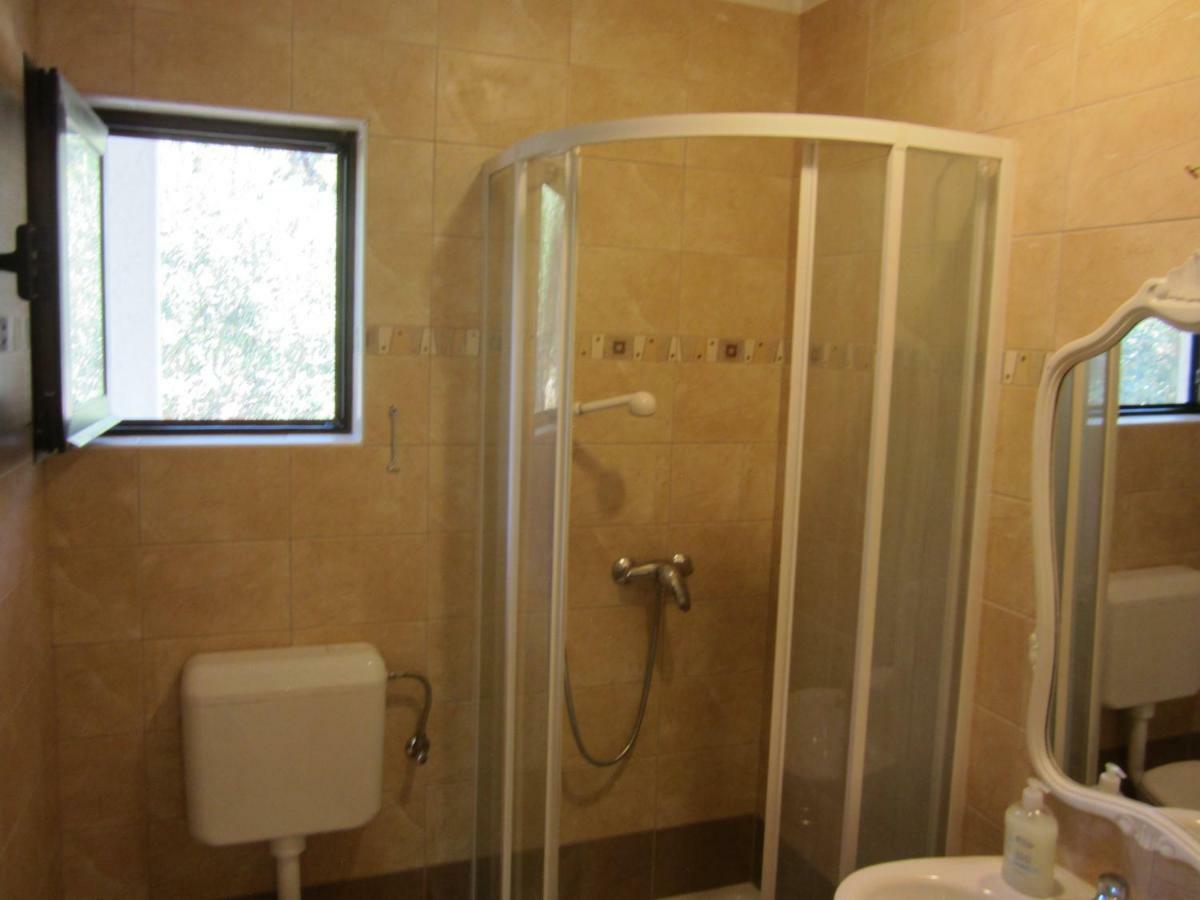 Apartmani Lina Veliki Drvenik Εξωτερικό φωτογραφία
