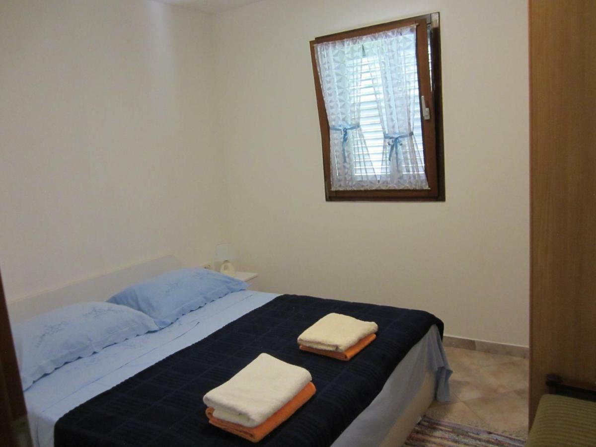 Apartmani Lina Veliki Drvenik Εξωτερικό φωτογραφία