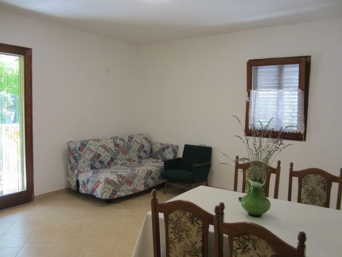 Apartmani Lina Veliki Drvenik Εξωτερικό φωτογραφία