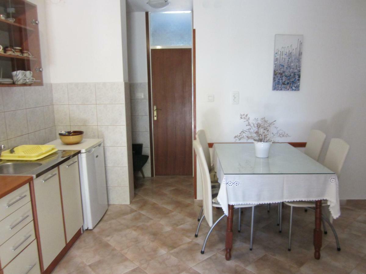 Apartmani Lina Veliki Drvenik Εξωτερικό φωτογραφία